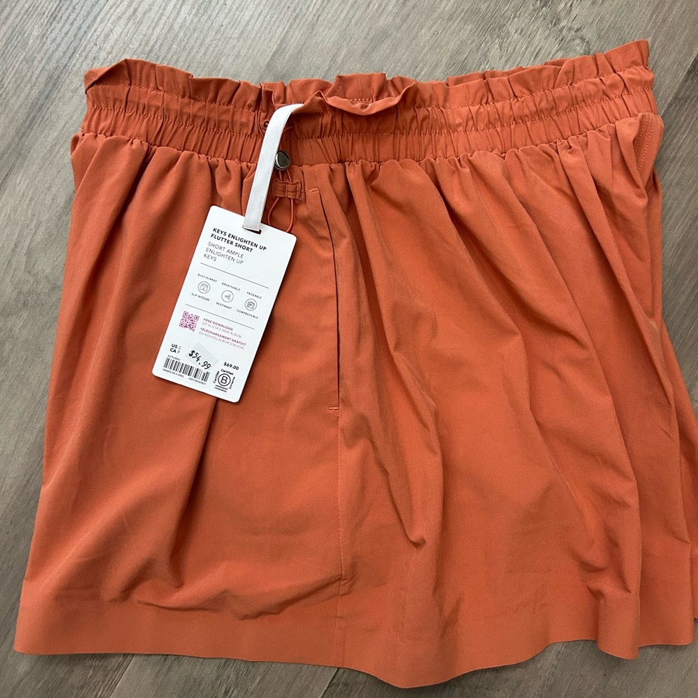 ATHLETA X ALICIA KEYS NWT ENLIGHTEN UP FLUTTER SHORTS - Picture 3 of 5